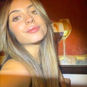Meet your Posher, Nikki
